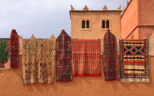 Marokkanische Berber Teppiche in der Ausstellung